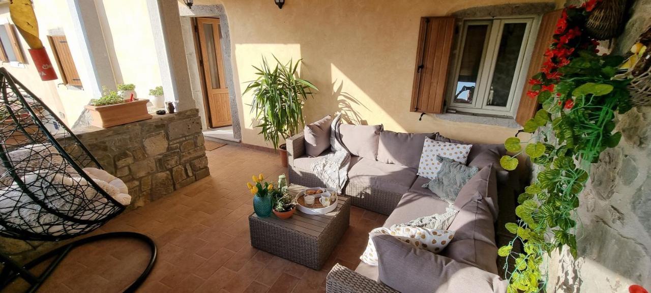 Apartment In The Smallest Town In The World Hum Exterior photo